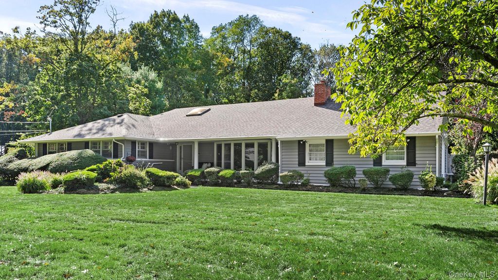49 Salem Ridge Drive, Huntington, NY 11743 — photo 2