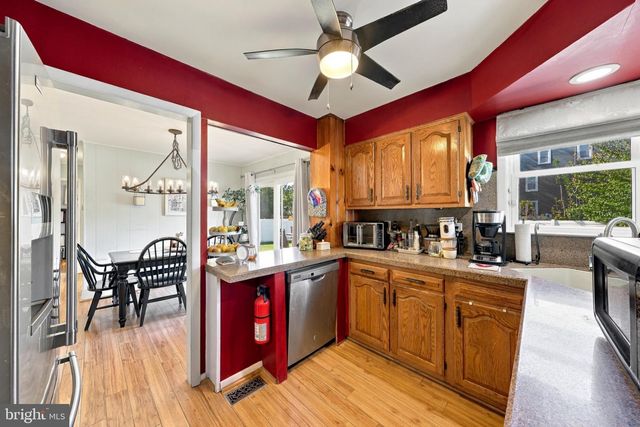 200 CONOVER ST, Burlington, NJ 08016