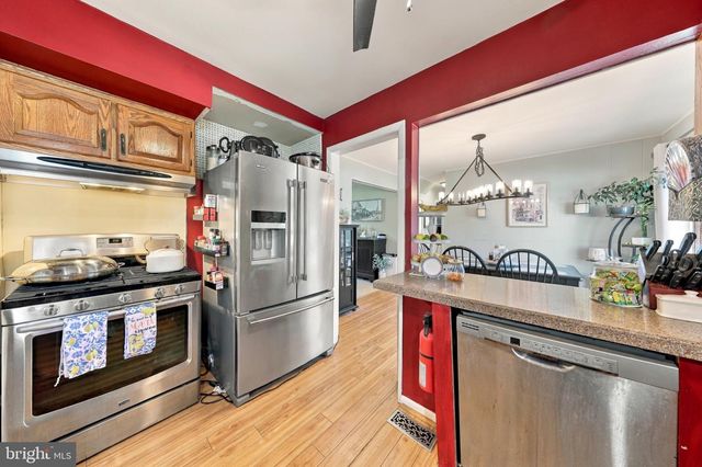 200 CONOVER ST, Burlington, NJ 08016