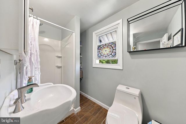 200 CONOVER ST, Burlington, NJ 08016