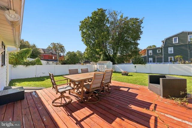 200 CONOVER ST, Burlington, NJ 08016