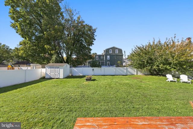 200 CONOVER ST, Burlington, NJ 08016