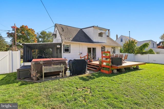 200 CONOVER ST, Burlington, NJ 08016