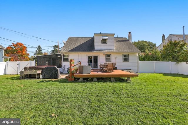 200 CONOVER ST, Burlington, NJ 08016