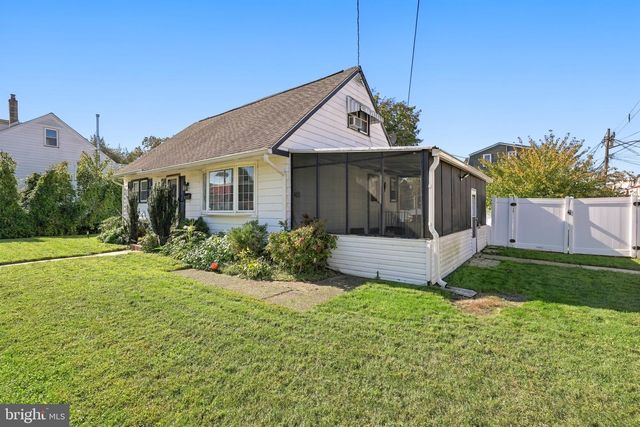 200 CONOVER ST, Burlington, NJ 08016