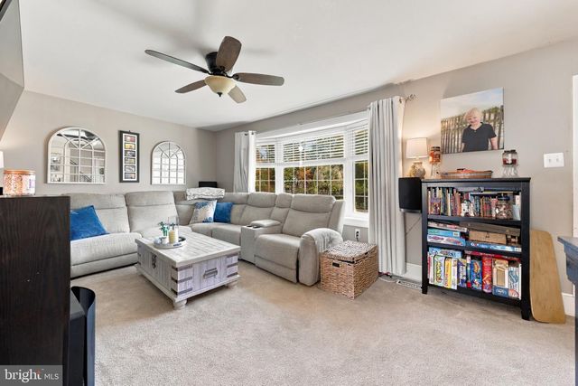200 CONOVER ST, Burlington, NJ 08016