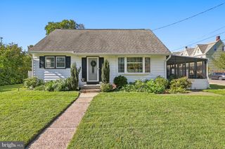 200 CONOVER ST, Burlington, NJ 08016