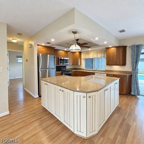 3609 SE 3rd AVE, Cape Coral, FL 33904