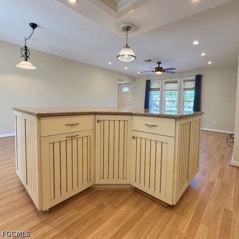 3609 SE 3rd AVE, Cape Coral, FL 33904