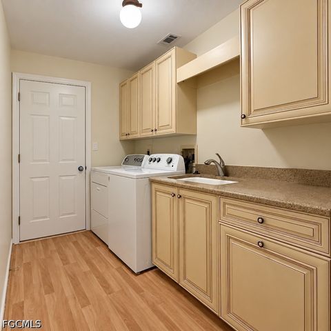 3609 SE 3rd AVE, Cape Coral, FL 33904