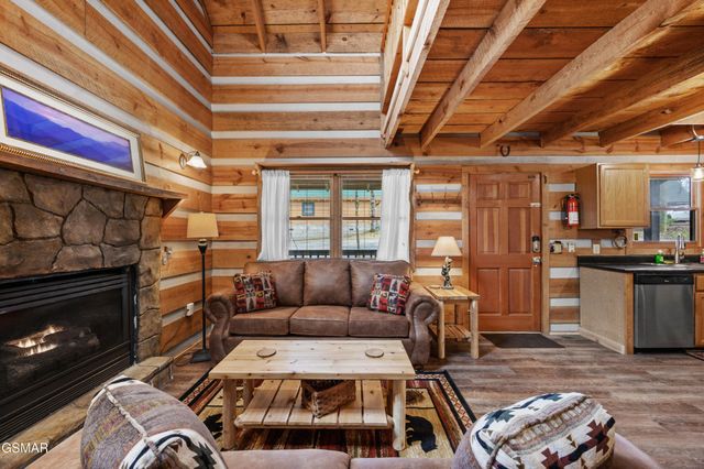 1918 Charles Lewis Way Unit 4, Sevierville, TN 37876