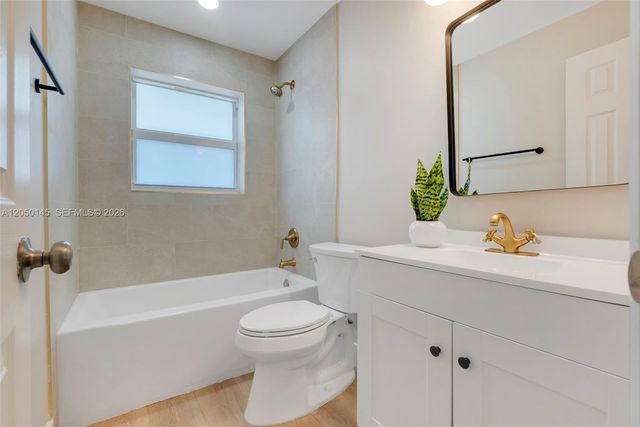 702 NW 18th St 1-2, Fort Lauderdale, FL 33311