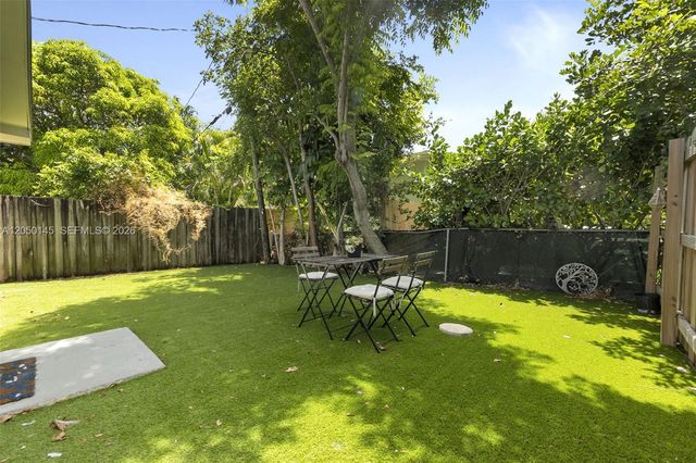 702 NW 18th St 1-2, Fort Lauderdale, FL 33311