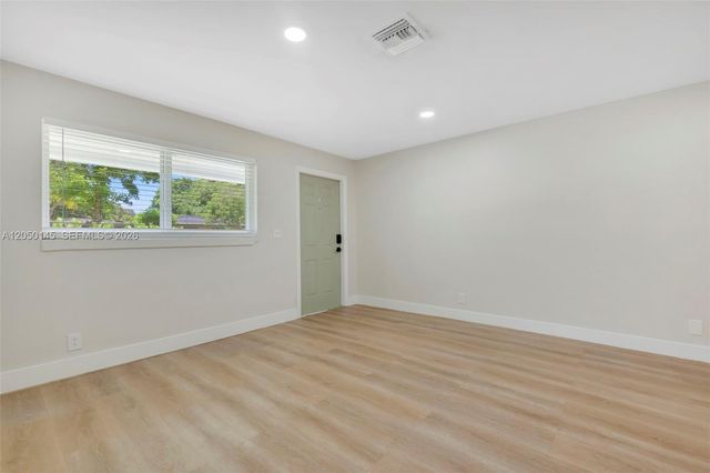 702 NW 18th St 1-2, Fort Lauderdale, FL 33311