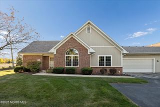 29918 Zachary Lane, Rossford, OH 43460
