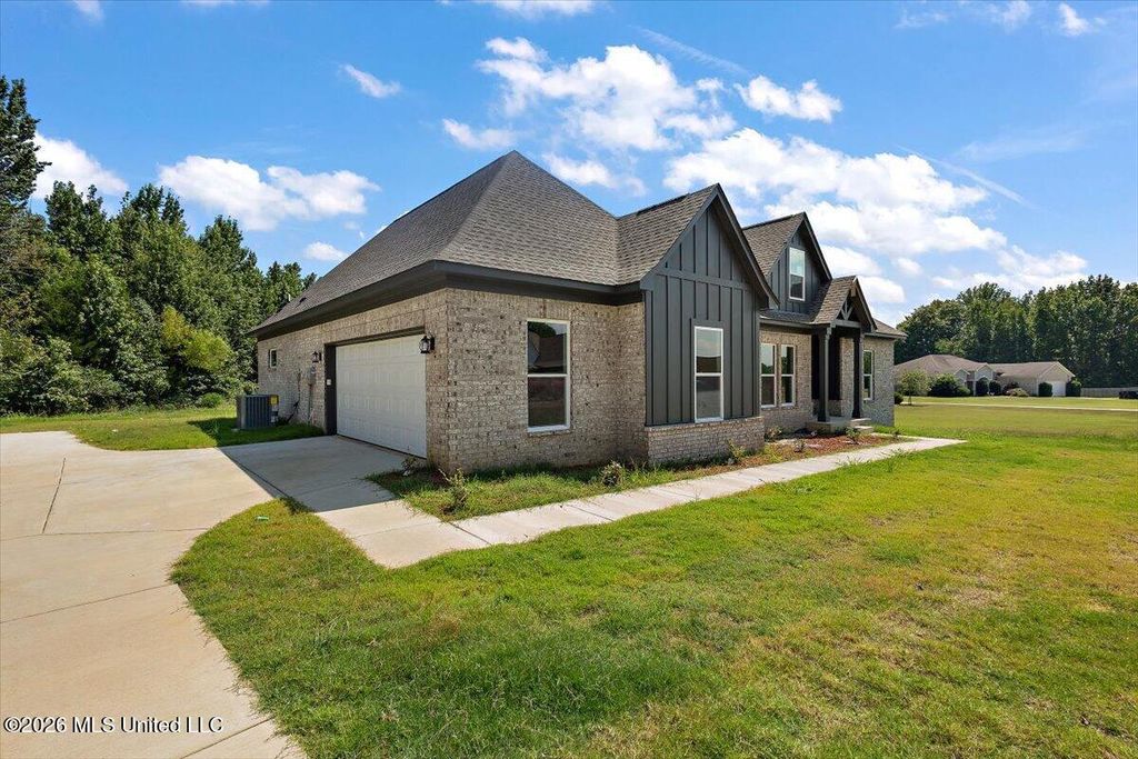 111 Carolina Circle, Senatobia, MS 38668 — photo 2