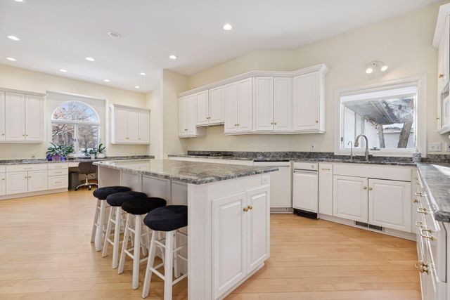 5000 Malibu Drive, Edina, MN 55436