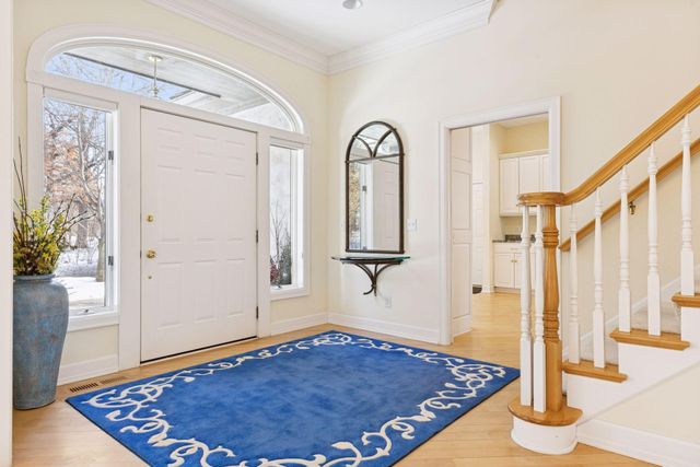 5000 Malibu Drive, Edina, MN 55436