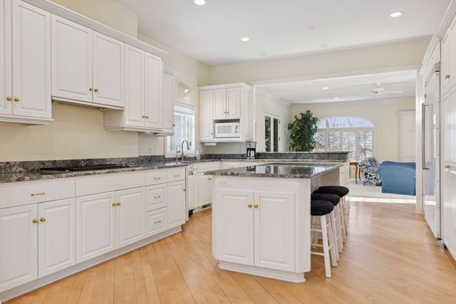 5000 Malibu Drive, Edina, MN 55436