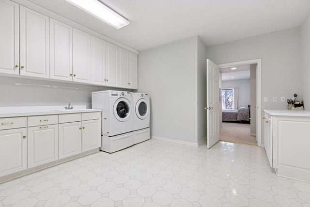 5000 Malibu Drive, Edina, MN 55436