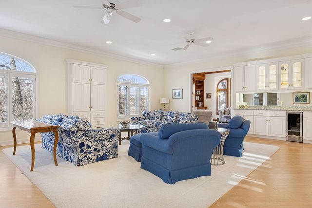 5000 Malibu Drive, Edina, MN 55436