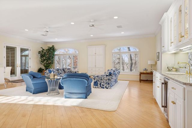 5000 Malibu Drive, Edina, MN 55436