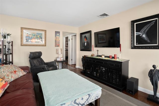 18 Pine Street, North Providence, RI 02911