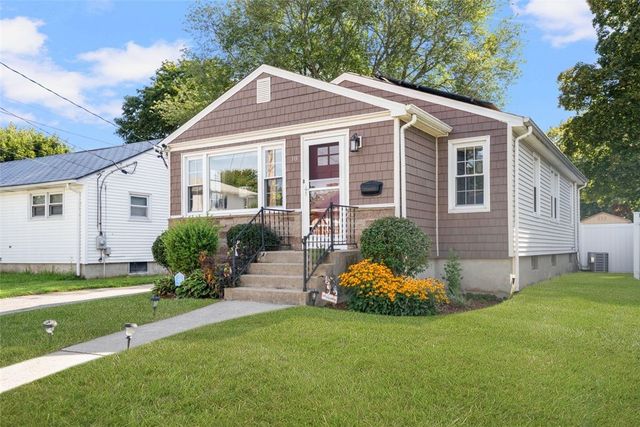 18 Pine Street, North Providence, RI 02911