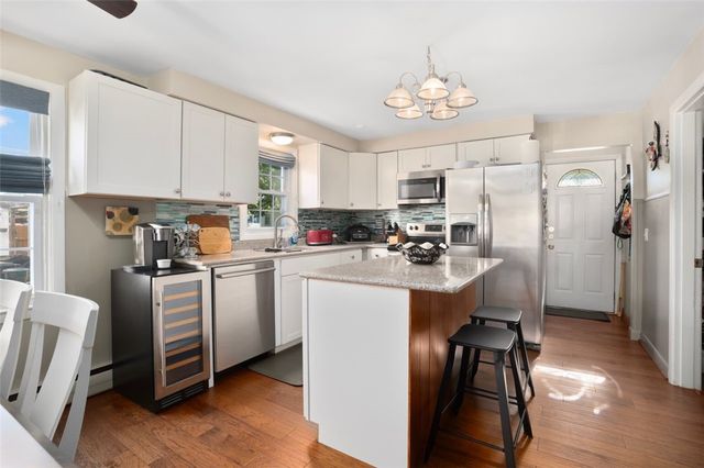 18 Pine Street, North Providence, RI 02911