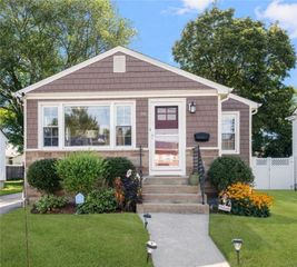 18 Pine Street, North Providence, RI 02911