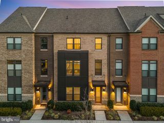44740 ROOSEVELT SQ, Ashburn, VA 20147