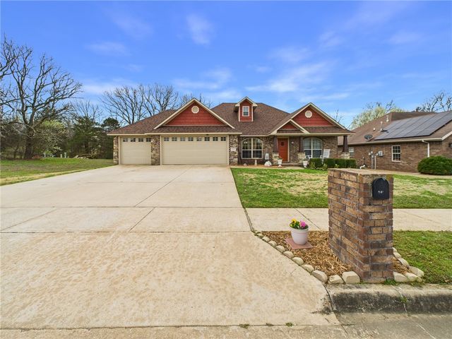 1681 Cavalry Lane, Prairie Grove, AR 72753