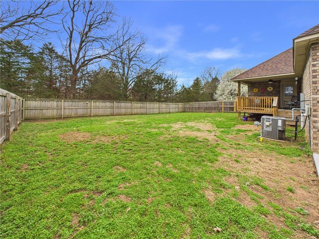 1681 Cavalry Lane, Prairie Grove, AR 72753