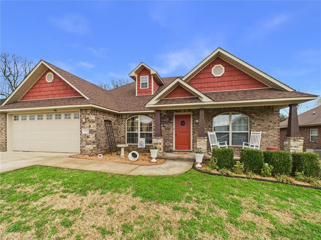1681 Cavalry Lane, Prairie Grove, AR 72753