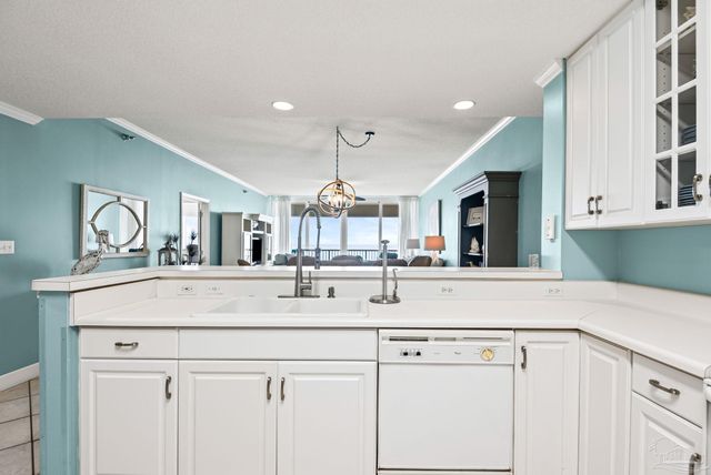 8525 Gulf Blvd 302, Navarre Beach, FL 32566