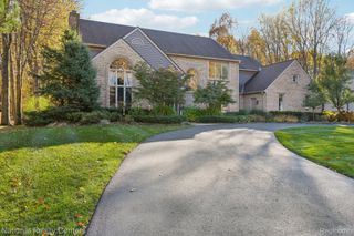 8573 Elkrun Drive, Independence Charter Township, MI 48348