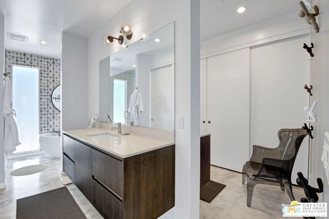 949 Bernardi Lane, Palm Springs, CA 92262