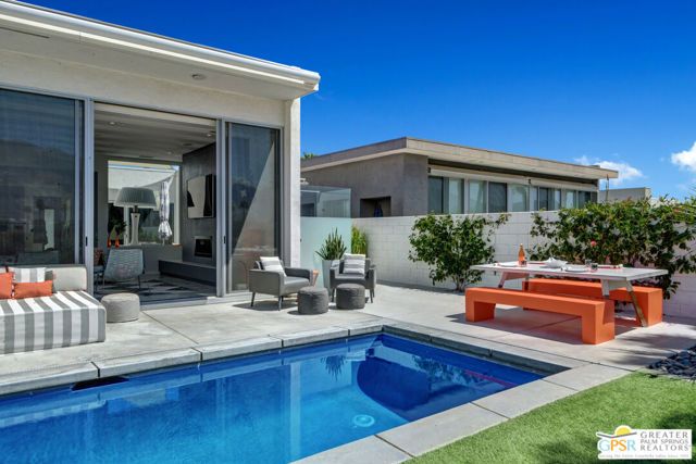 949 Bernardi Lane, Palm Springs, CA 92262