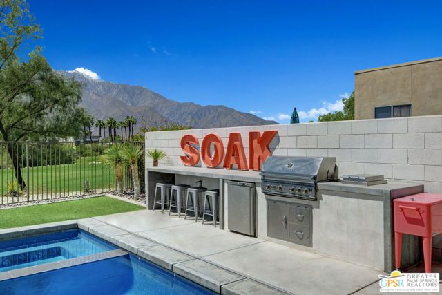 949 Bernardi Lane, Palm Springs, CA 92262