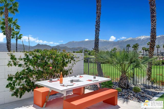 949 Bernardi Lane, Palm Springs, CA 92262
