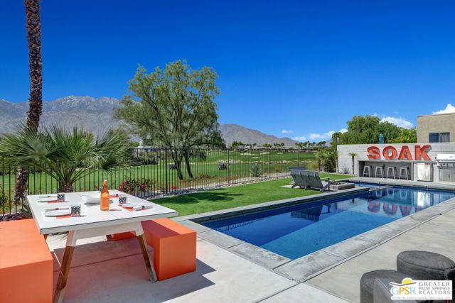 949 Bernardi Lane, Palm Springs, CA 92262
