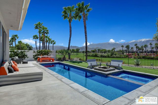 949 Bernardi Lane, Palm Springs, CA 92262