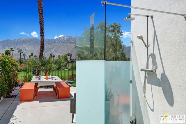 949 Bernardi Lane, Palm Springs, CA 92262