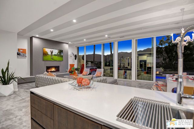949 Bernardi Lane, Palm Springs, CA 92262