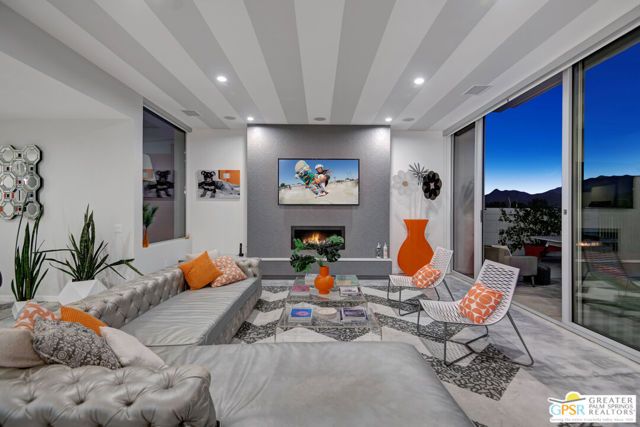 949 Bernardi Lane, Palm Springs, CA 92262