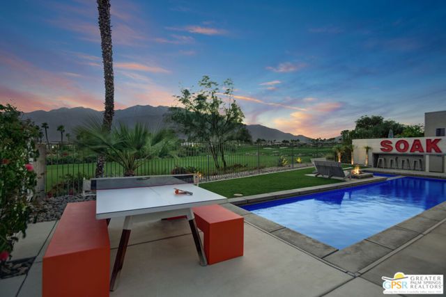 949 Bernardi Lane, Palm Springs, CA 92262