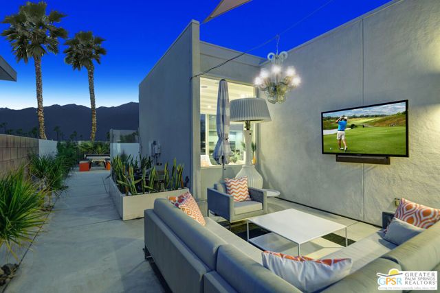 949 Bernardi Lane, Palm Springs, CA 92262