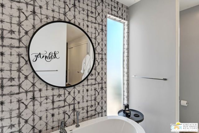 949 Bernardi Lane, Palm Springs, CA 92262