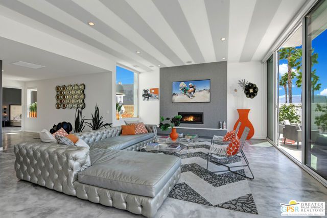 949 Bernardi Lane, Palm Springs, CA 92262