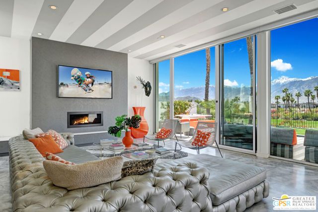 949 Bernardi Lane, Palm Springs, CA 92262
